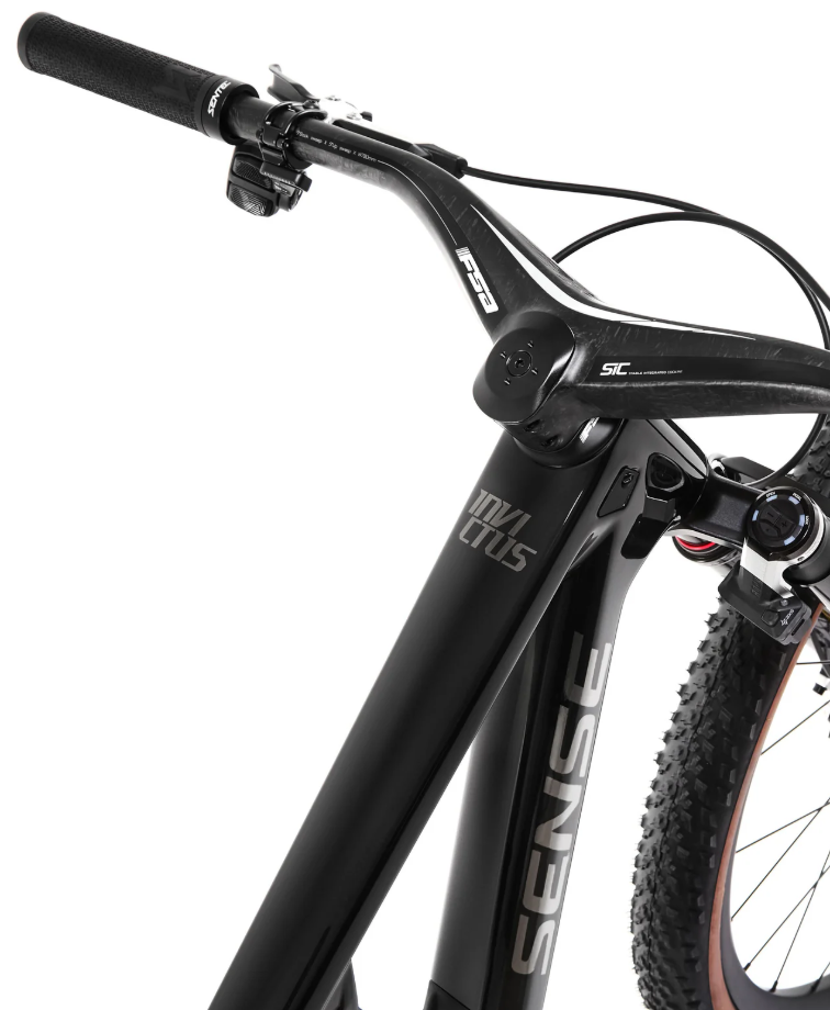 Bicicleta Invictus G3 Black Edition SSL