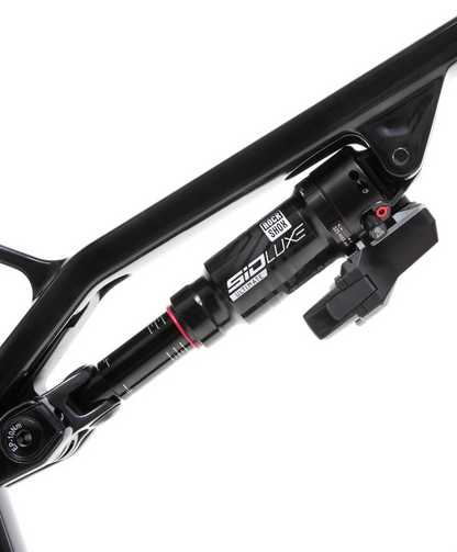 Bicicleta Invictus G3 Black Edition SSL